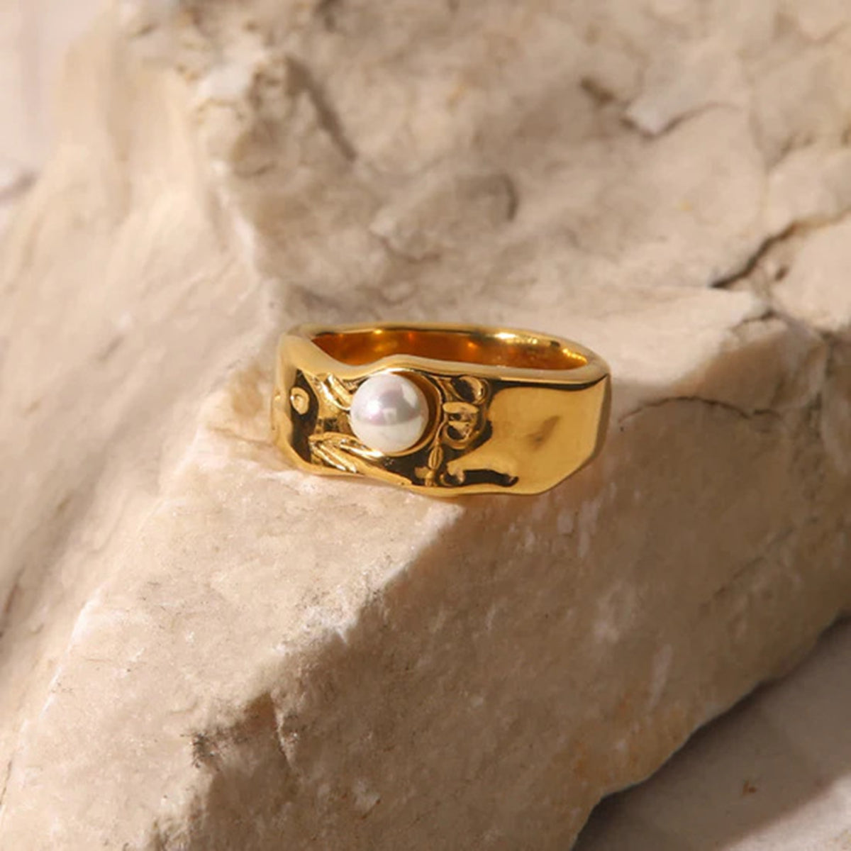 Geometric Women's Rings For Valentine's Day In 304 Stainless Steel With 18K Real Gold Plated And Pearl Inlay
