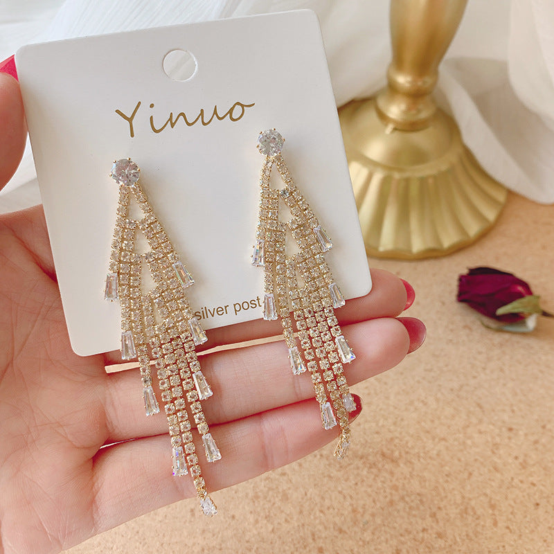 Asymmetrical Exaggerated Tassel Earrings For Women In Golden Metal With Zircon Inlay