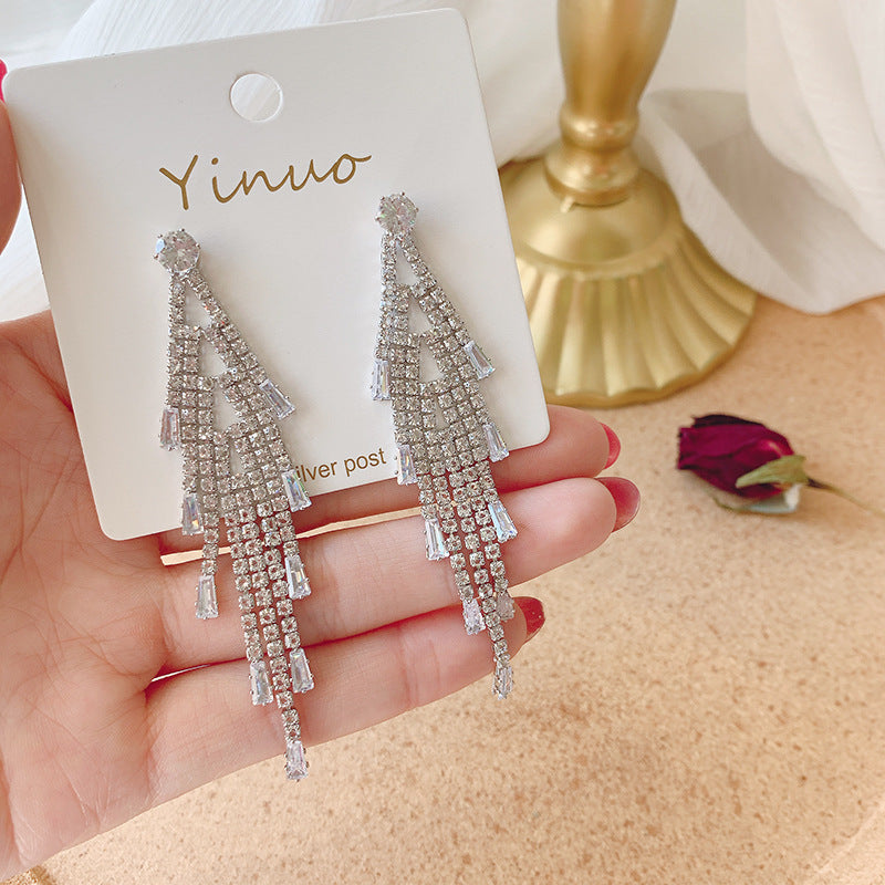 Asymmetrical Exaggerated Tassel Earrings For Women In Golden Metal With Zircon Inlay