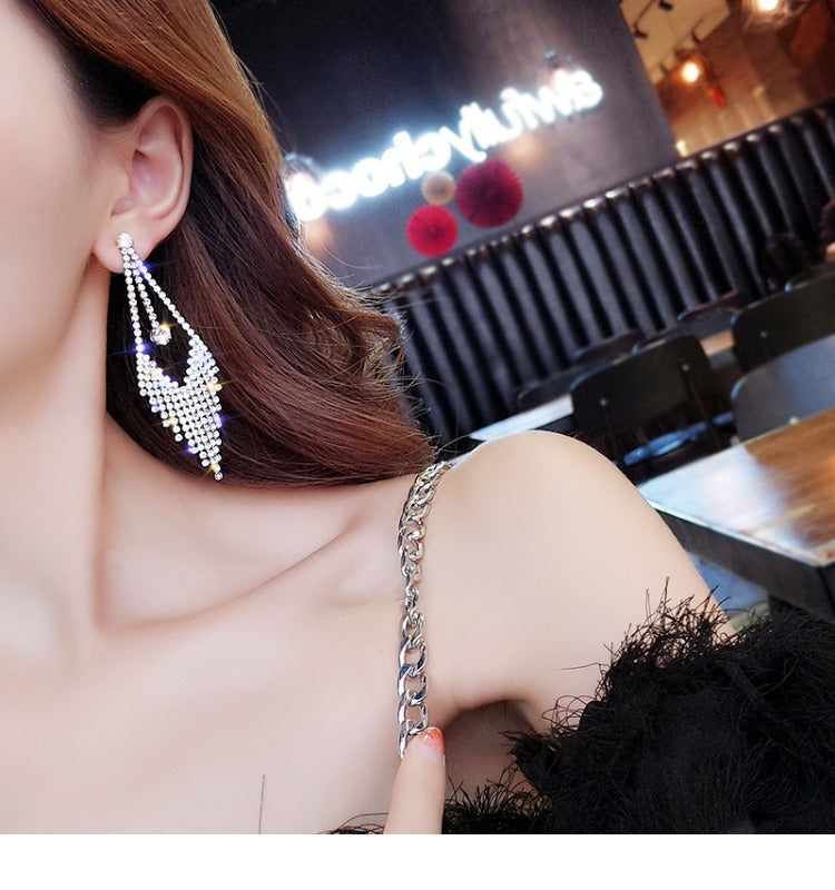 Asymmetrical Exaggerated Tassel Earrings For Women In Golden Metal With Zircon Inlay
