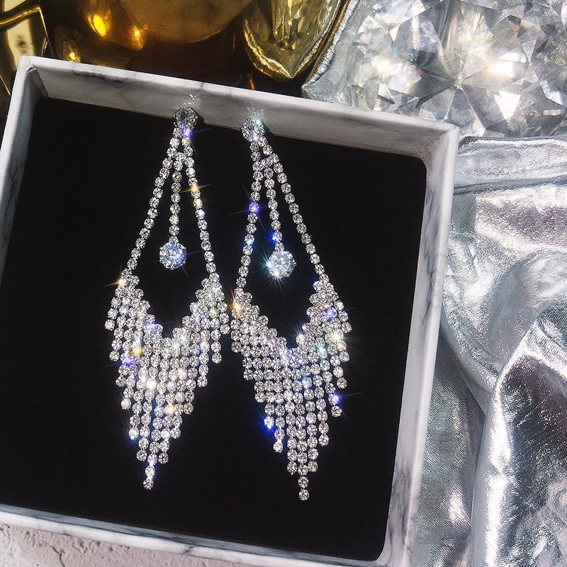 Asymmetrical Exaggerated Tassel Earrings For Women In Golden Metal With Zircon Inlay