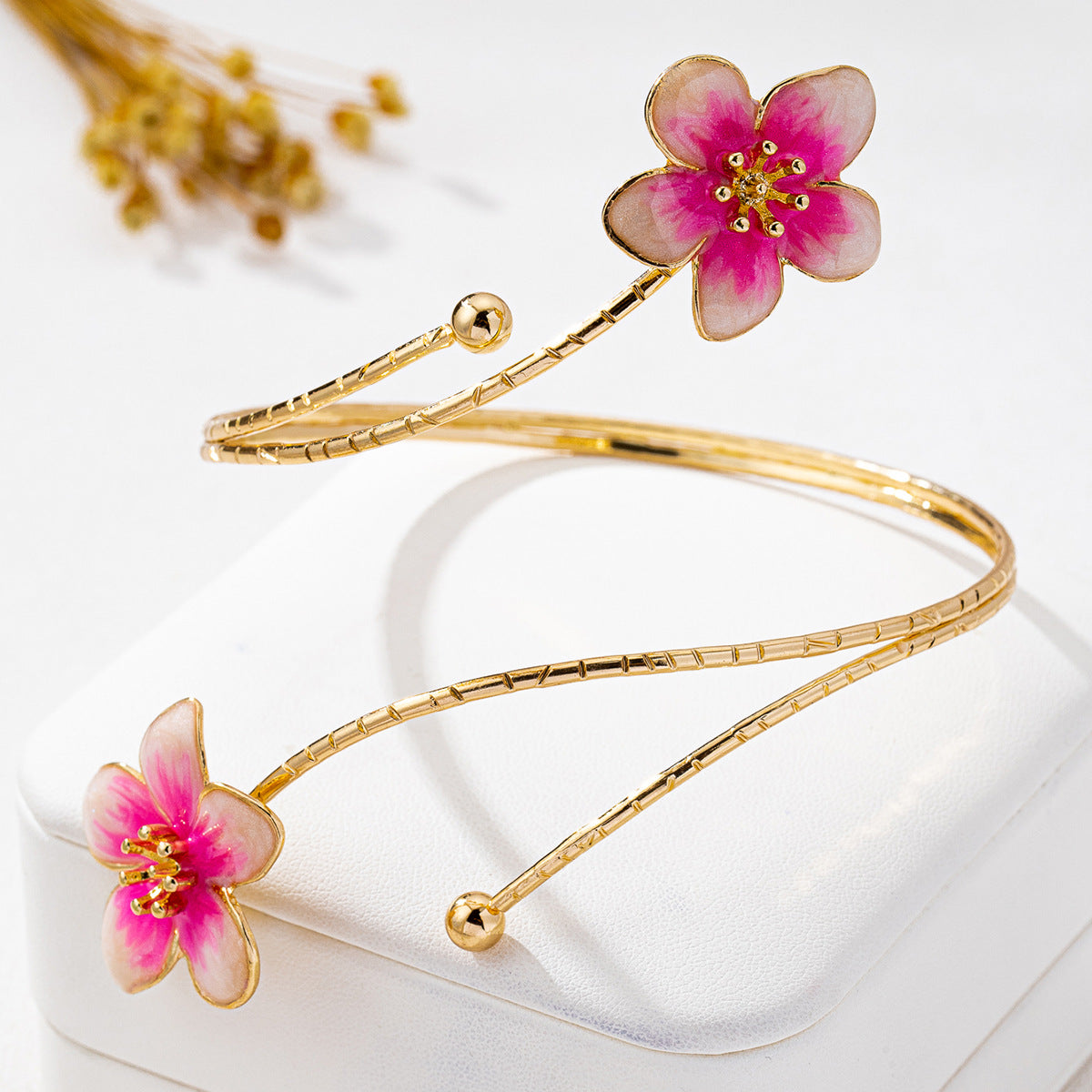 Elegant White Enamel Flowers For Women Travel Accessory Made Of Alloy