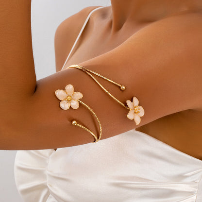 Elegant White Enamel Flowers For Women Travel Accessory Made Of Alloy