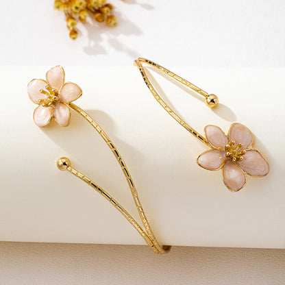 Elegant White Enamel Flowers For Women Travel Accessory Made Of Alloy