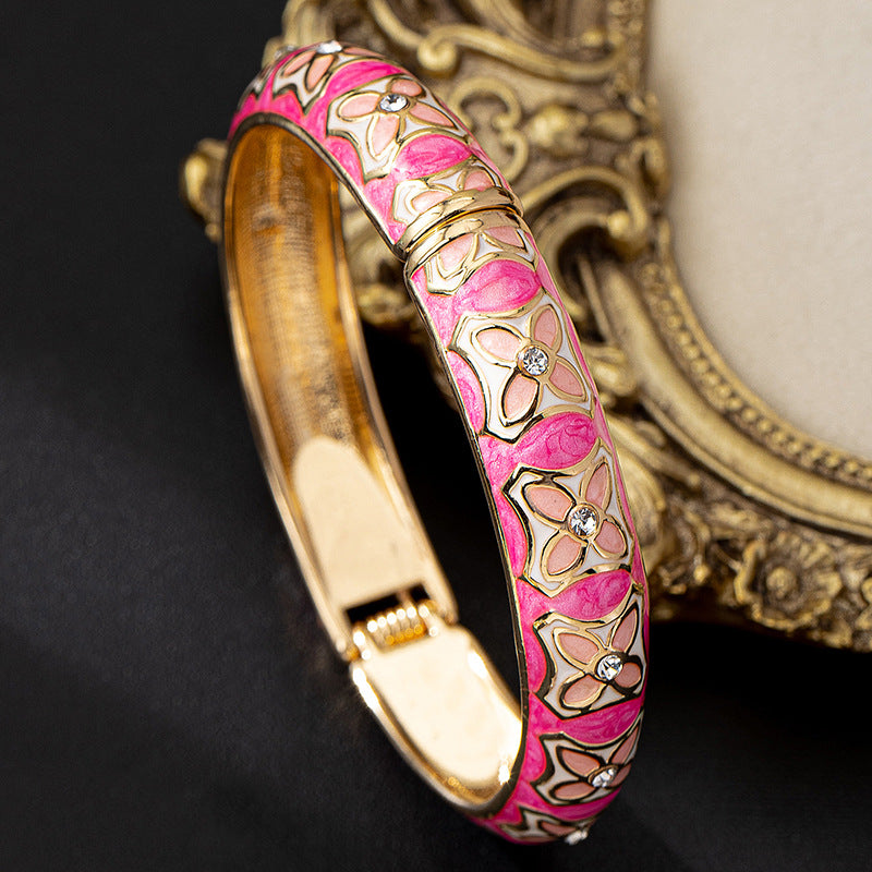 Retro Rose Red Alloy Bangle For Women Featuring Elegant Floral Design