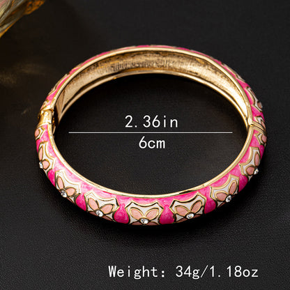 Retro Rose Red Alloy Bangle For Women Featuring Elegant Floral Design