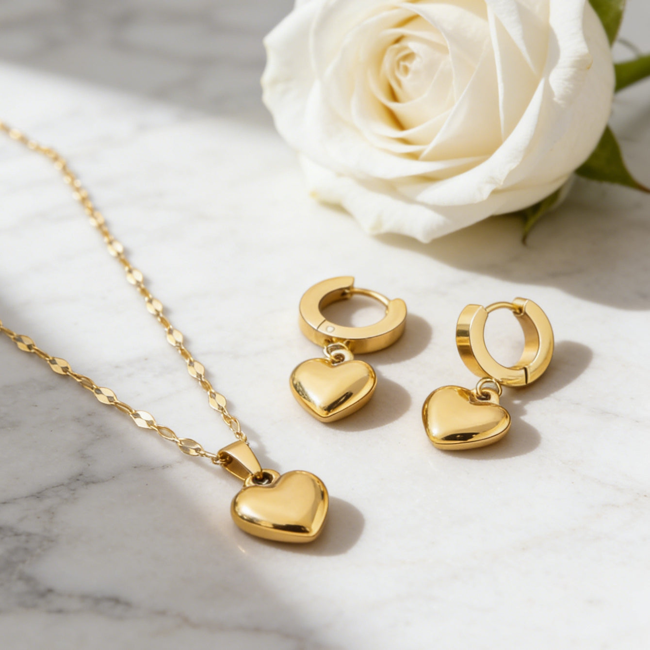 Heart Shape Three-dimensional Jewelry Set For Women In 304 Stainless Steel With 18K Real Gold Plated Lip Chain