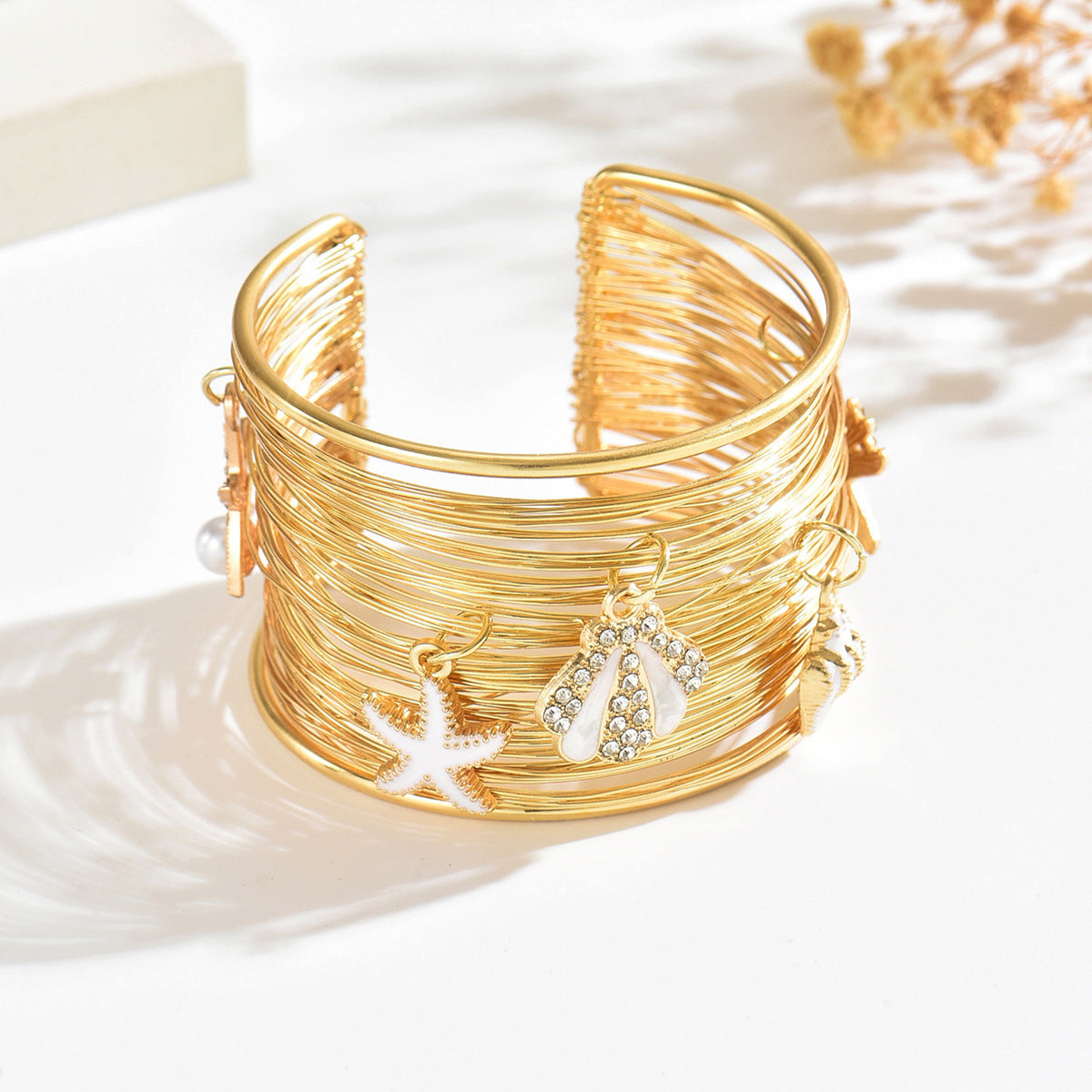 Exaggerated Starfish Bangle For Jewelry Accessories Featuring Electroplated Golden Metal With Imitation Pearl Inlay