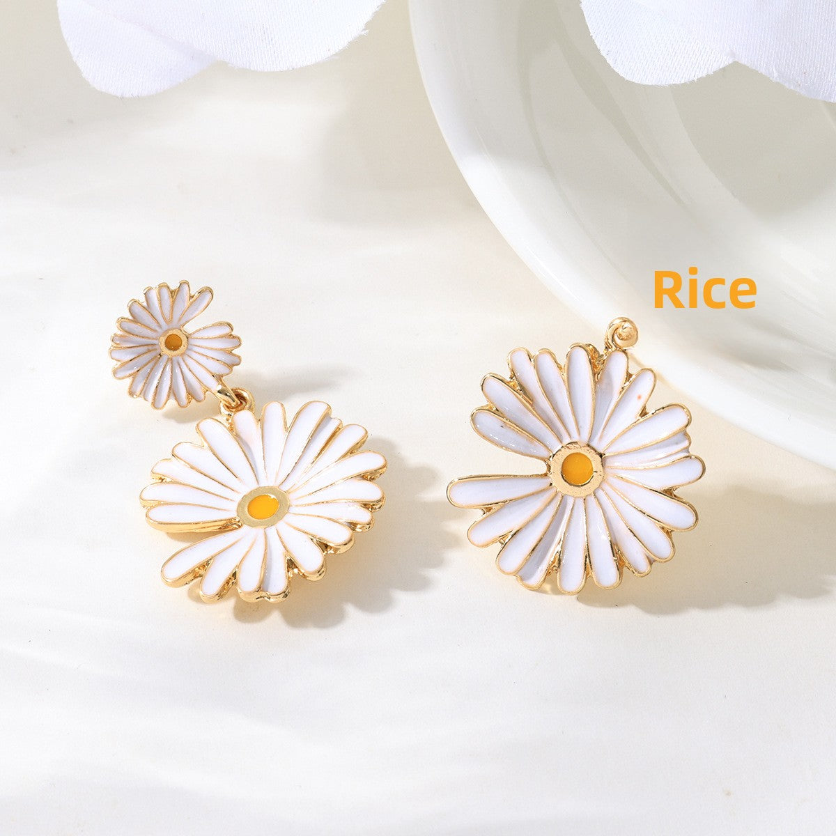 Daisy Earrings For Women In Pastoral Style, Made Of Zinc Alloy With Electroplated Gold Plating Process