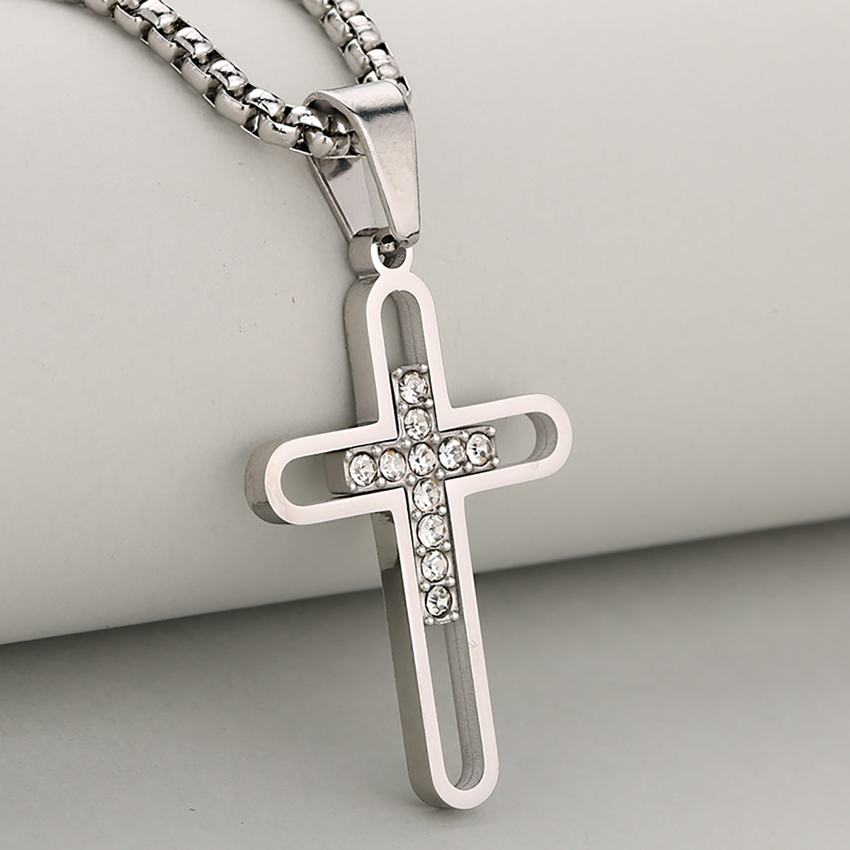 Cross Pendant In 304 Stainless Steel With 18K Real Gold Plated PVD Coating 0.05µm-0.08µm Thickness Featuring Rhinestones, 1 Pc Package