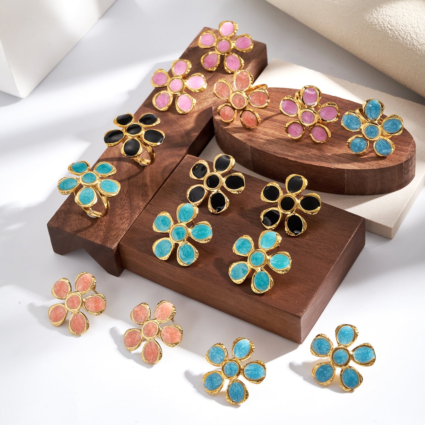 Casual Flowers Jewelry Set For Women In 304 Stainless Steel With Golden Plated Finish