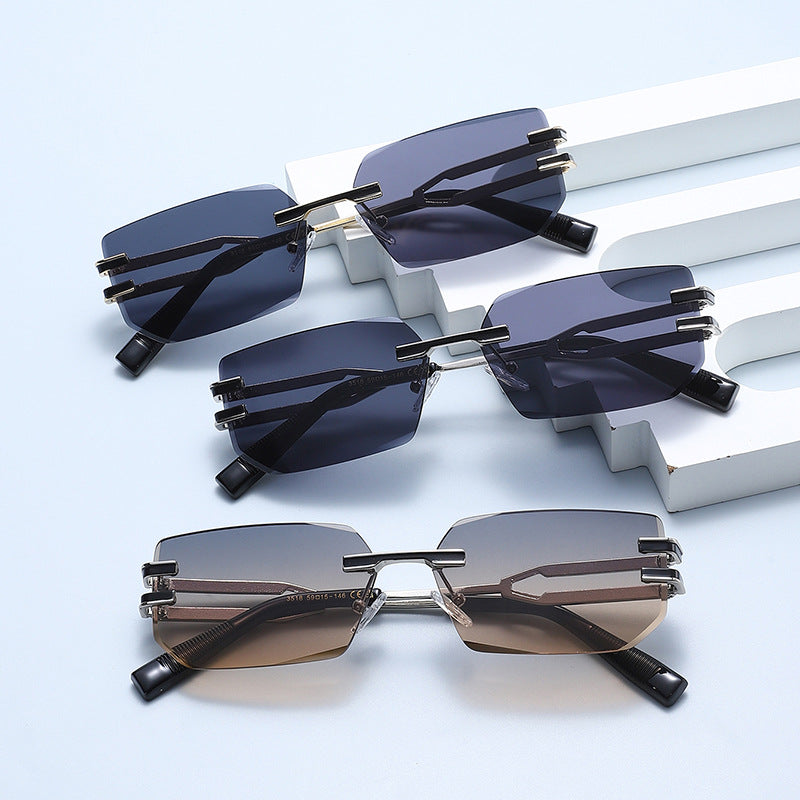 Unisex Polygons Full Frame Sunglasses With PC Lens Material In Golden, Perfect For Spring