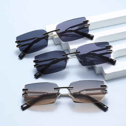 Unisex Polygons Full Frame Sunglasses With PC Lens Material In Golden, Perfect For Spring