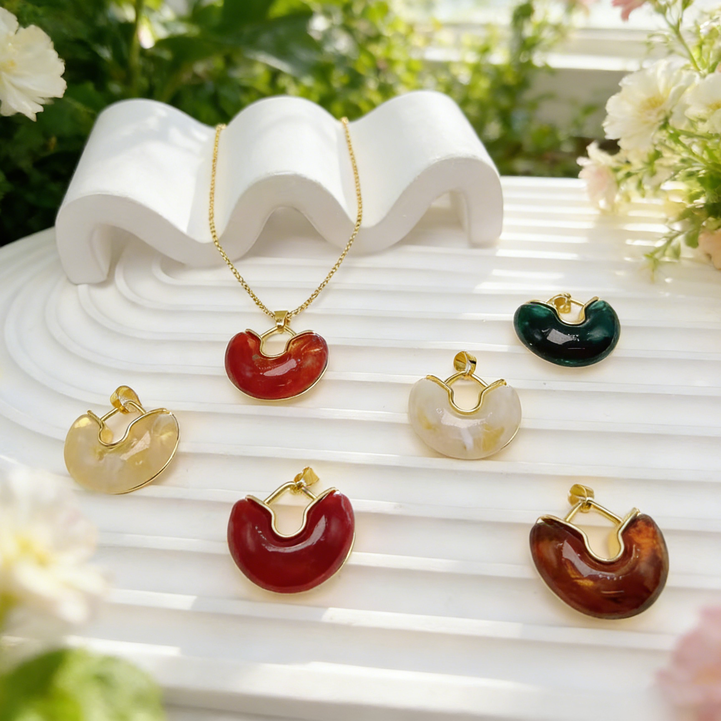 Handmade U Shape Pendant In Copper With 18K Gold Plated Electroplating Featuring Resin Inlay, 1 Pc/Package