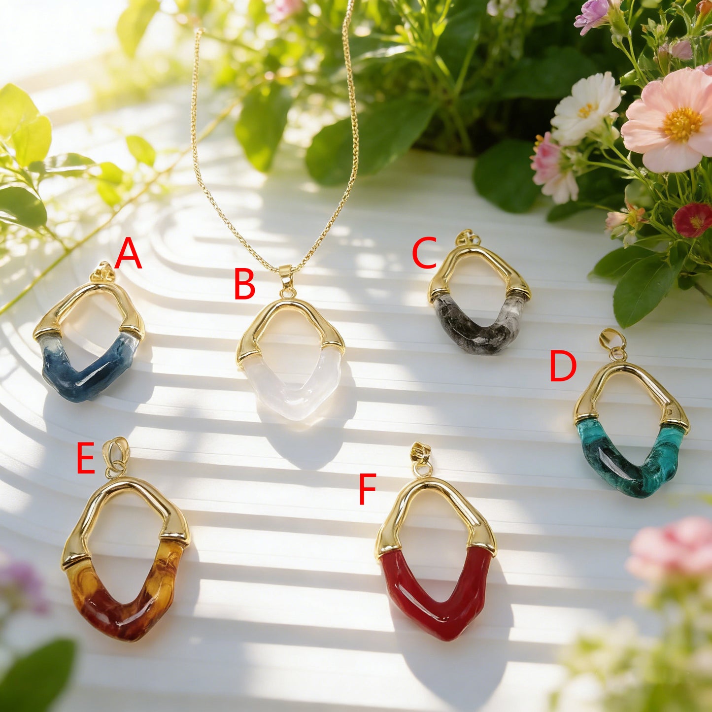 Handmade U Shape Pendant In Copper With 18K Gold Plated Electroplating Featuring Resin Inlay, 1 Pc/Package