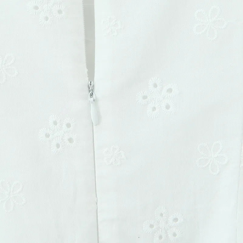 Sexy Sleeveless Embroidery Regular Dress In Polyester With Collarless Neckline, Knee-Length Style
