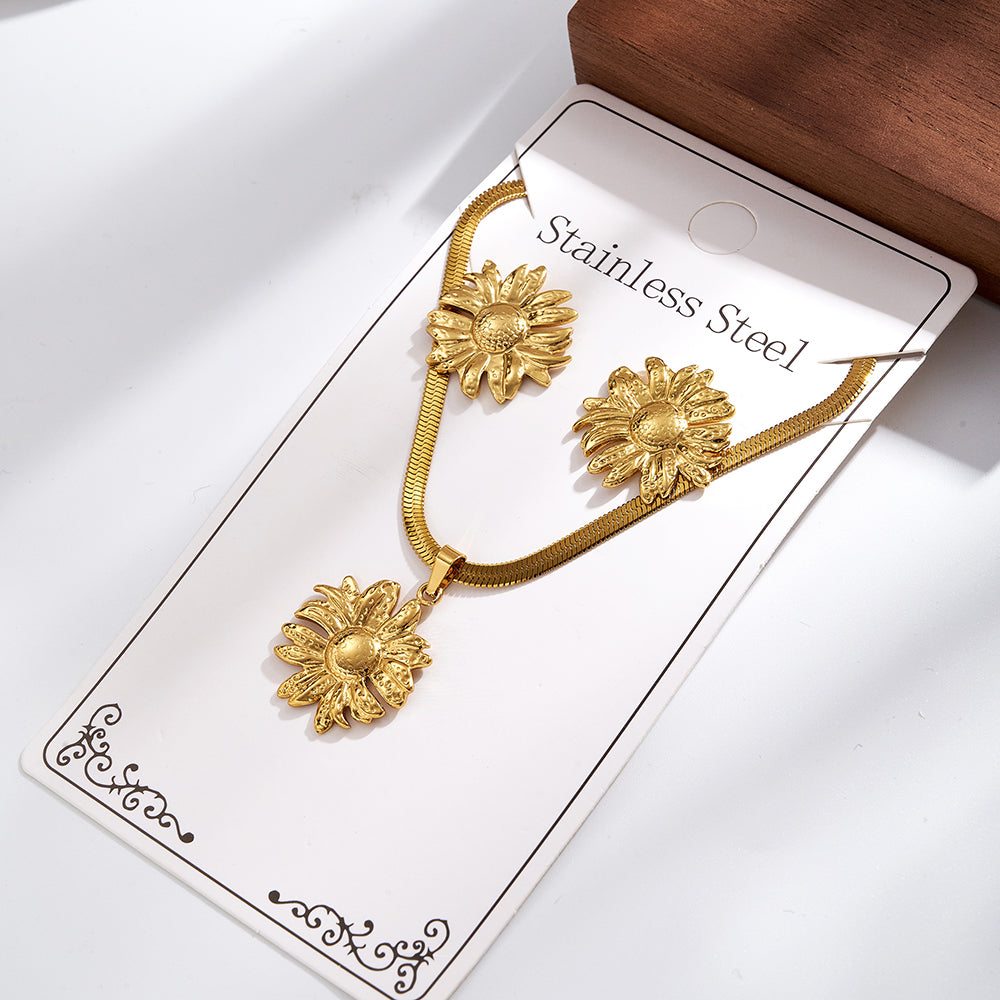 For Women Casual Jewelry Set Featuring 304 Stainless Steel With Golden Plated Finish And Snake Chain Design