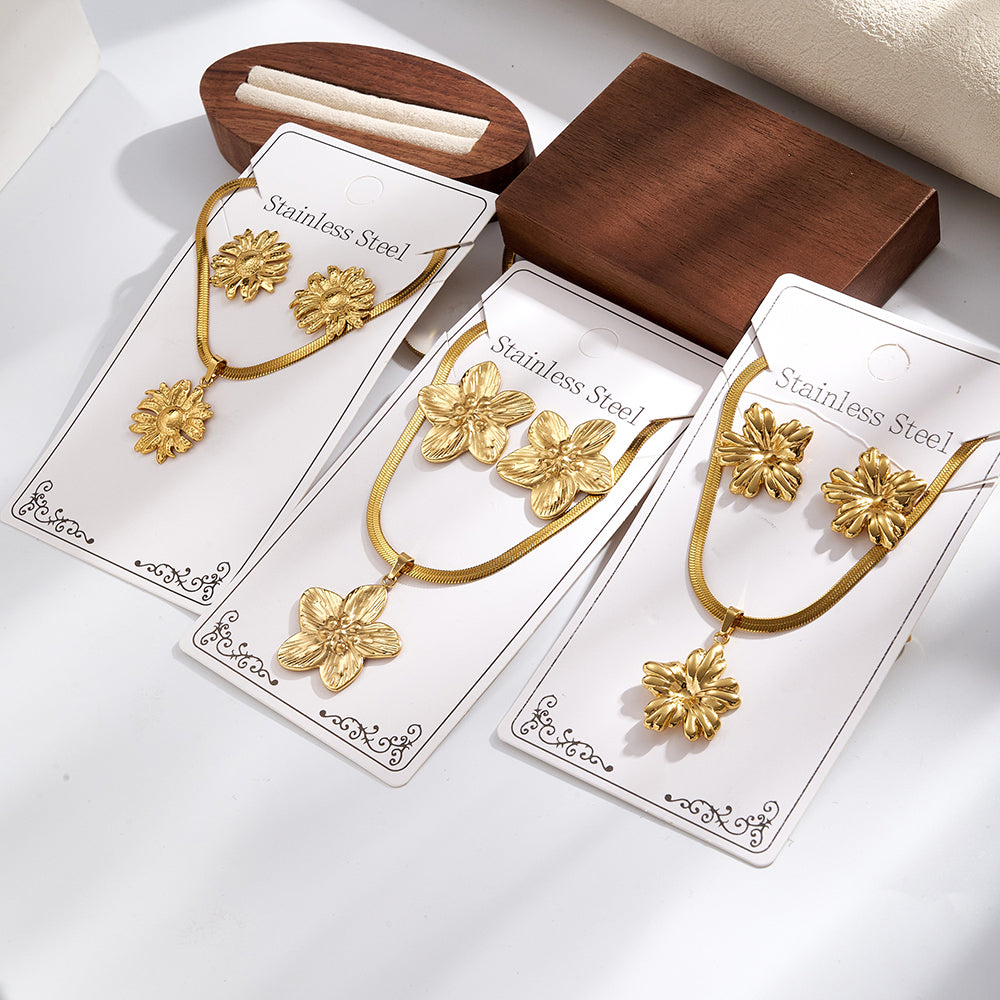 For Women Casual Jewelry Set Featuring 304 Stainless Steel With Golden Plated Finish And Snake Chain Design