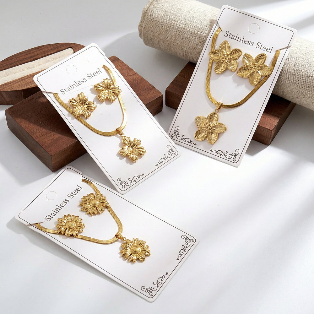 For Women Casual Jewelry Set Featuring 304 Stainless Steel With Golden Plated Finish And Snake Chain Design