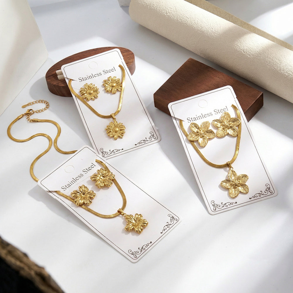 For Women Casual Jewelry Set Featuring 304 Stainless Steel With Golden Plated Finish And Snake Chain Design