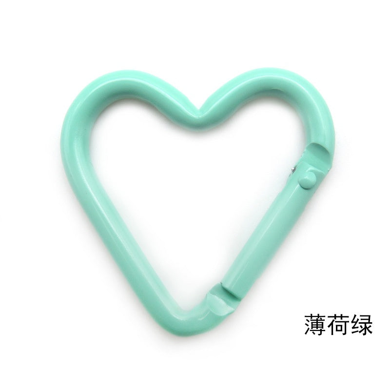 Heart Shape Climbing Carabiner Made Of Durable Aluminum Alloy For Outdoor And Hiking Activities