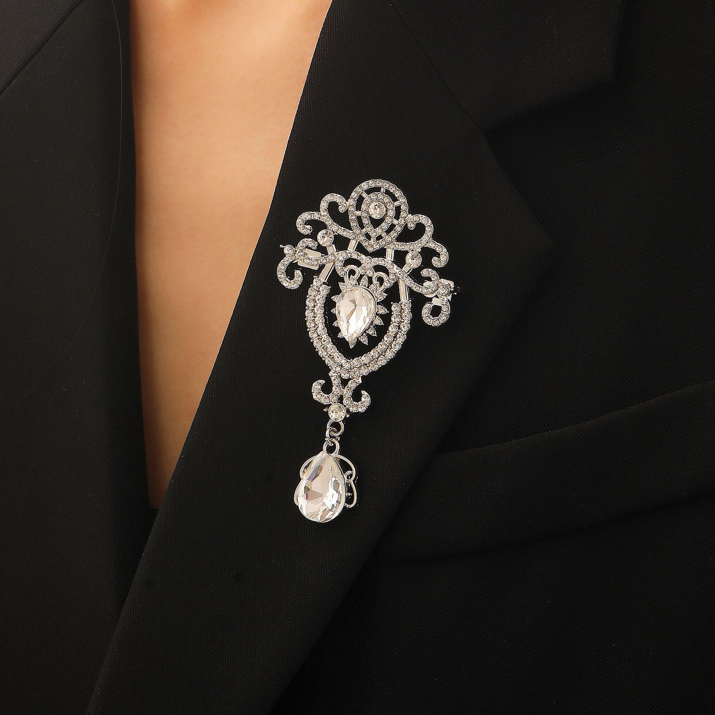 Water Droplets Pin In Zinc Alloy With Crystal Inlay Featuring Diamond Craftsmanship