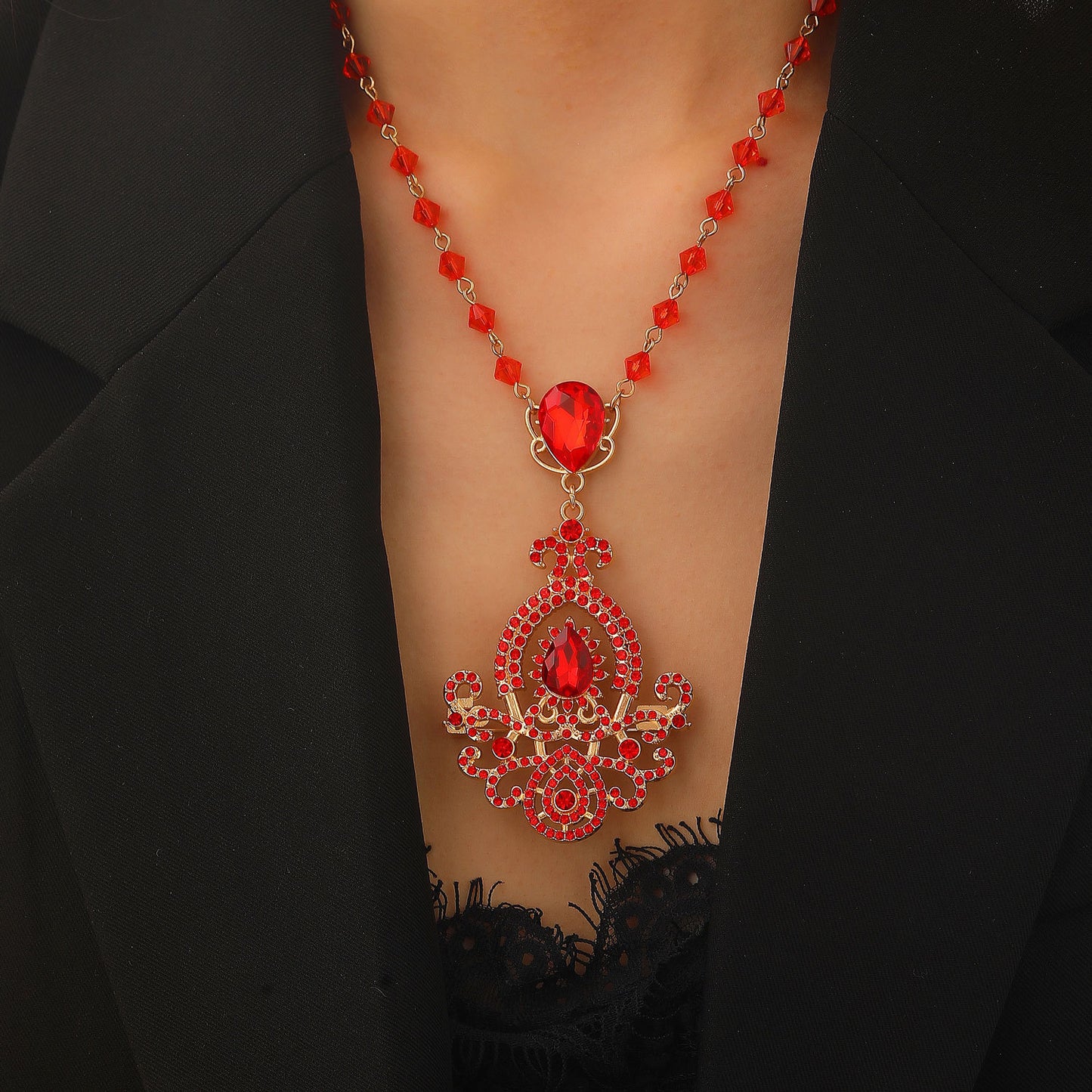 Water Droplets Pin In Zinc Alloy With Crystal Inlay Featuring Diamond Craftsmanship