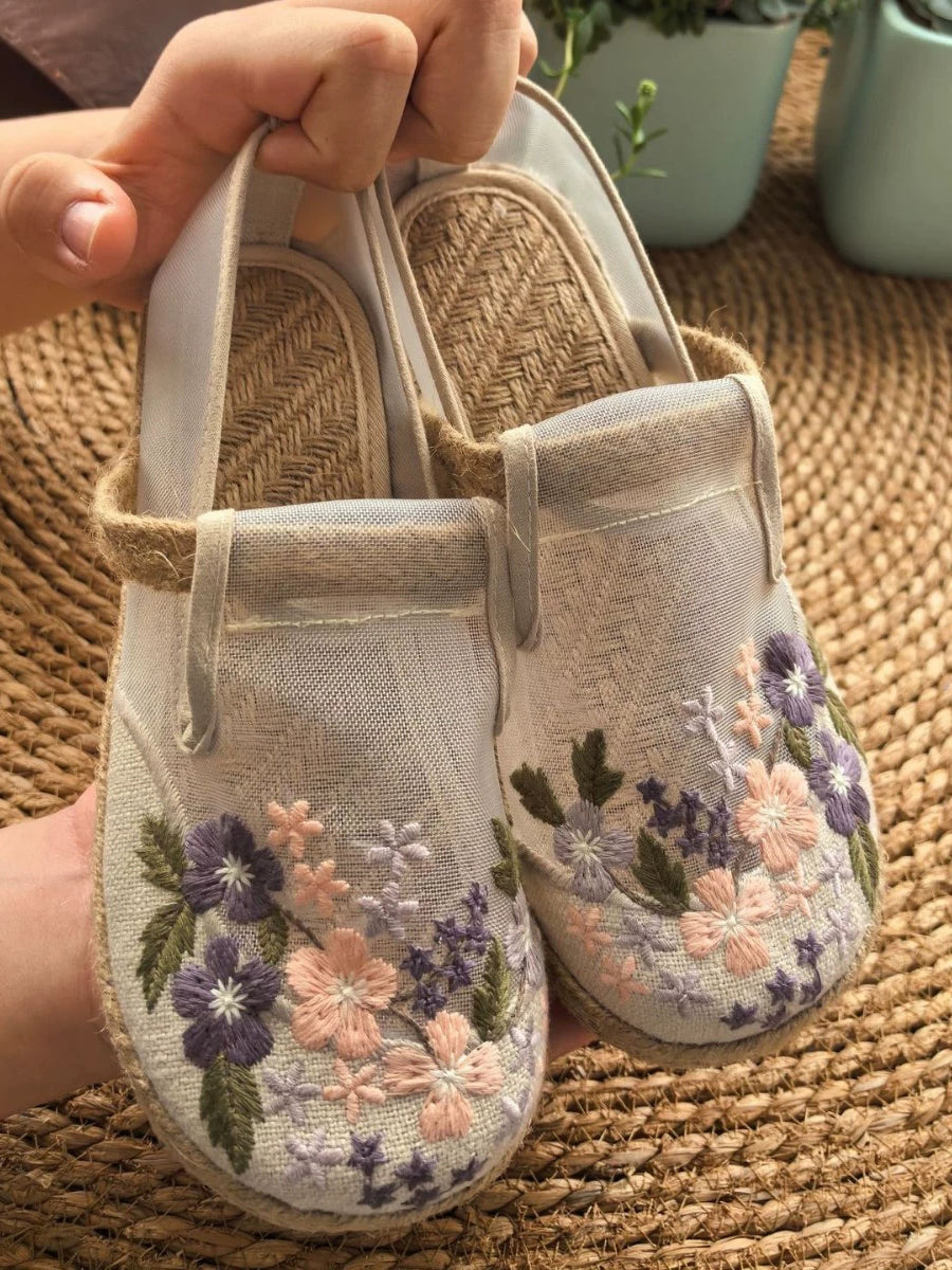Women Summer Artsy Embroidery Cloth Flat Shoes