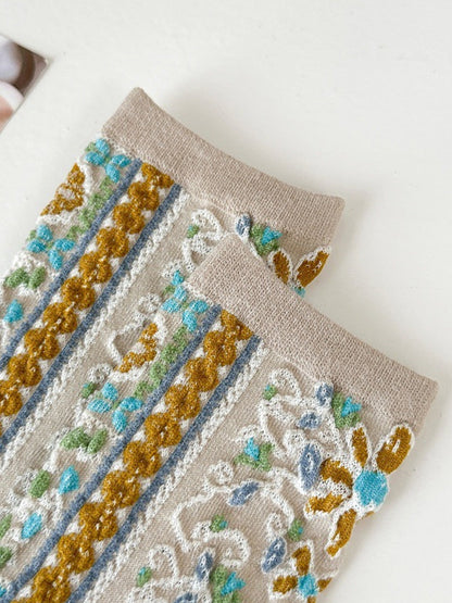 5 Pairs Women Vintage Flower Jacquad Socks