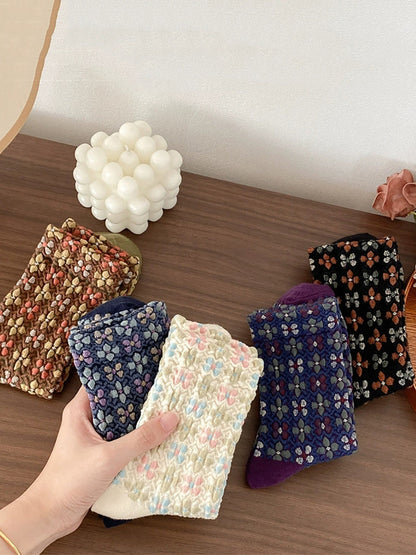 5 Pairs Women Vintage Floral Embossing Cotton Socks