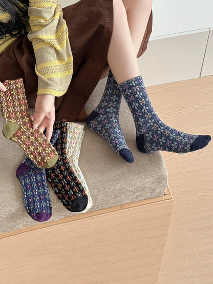 5 Pairs Women Vintage Floral Embossing Cotton Socks