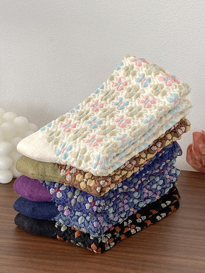 5 Pairs Women Vintage Floral Embossing Cotton Socks