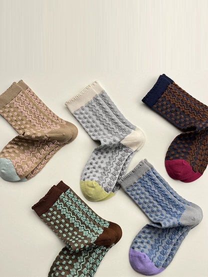 5 Pairs Women Vintage Floral Embossing Cotton Socks