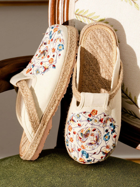 Women Summer Ethnic Butterfly Embroidery Canvas Slippers