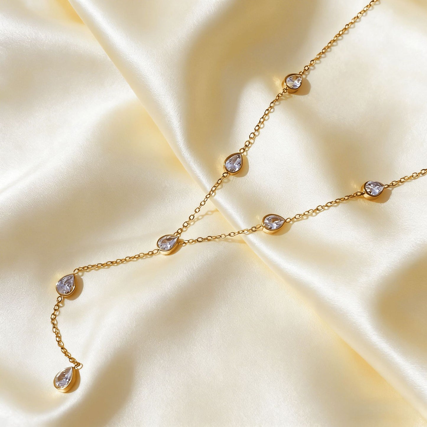 Round Pendant For Women Featuring Zircon Inlay Material With Electroplated Golden Plated Finish
