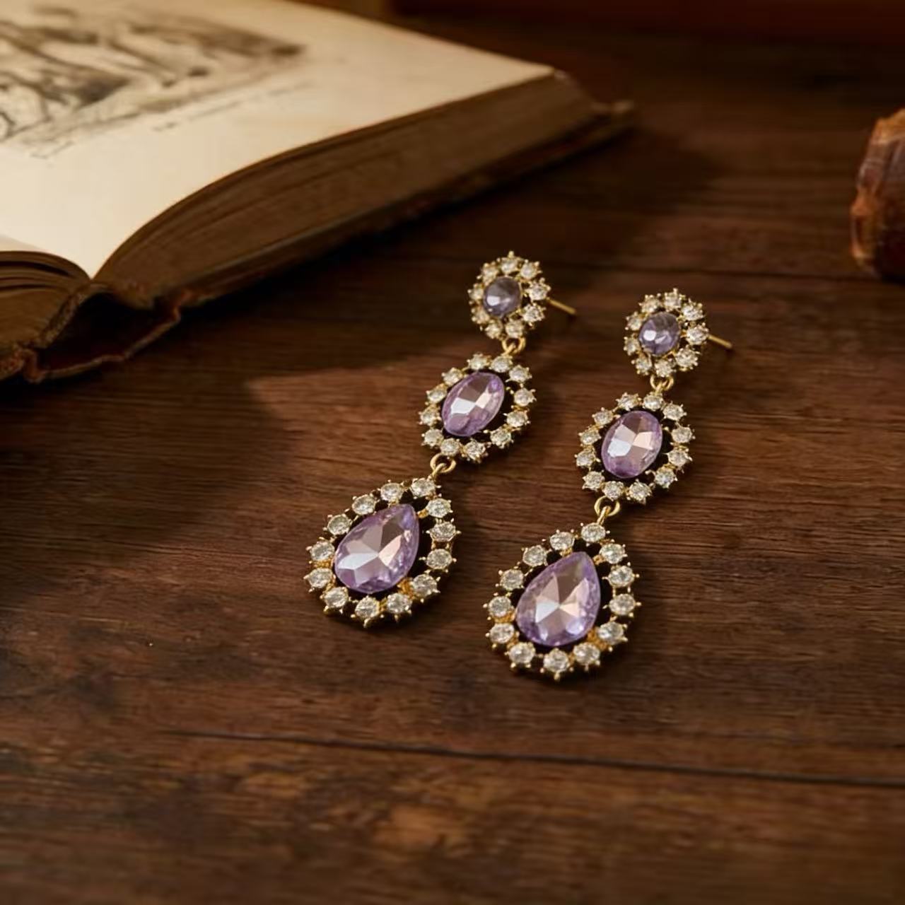 Water Droplets Stud Earrings For Unisex In Wine Red Alloy With Rhinestones Featuring 925 Sterling Silver Posts