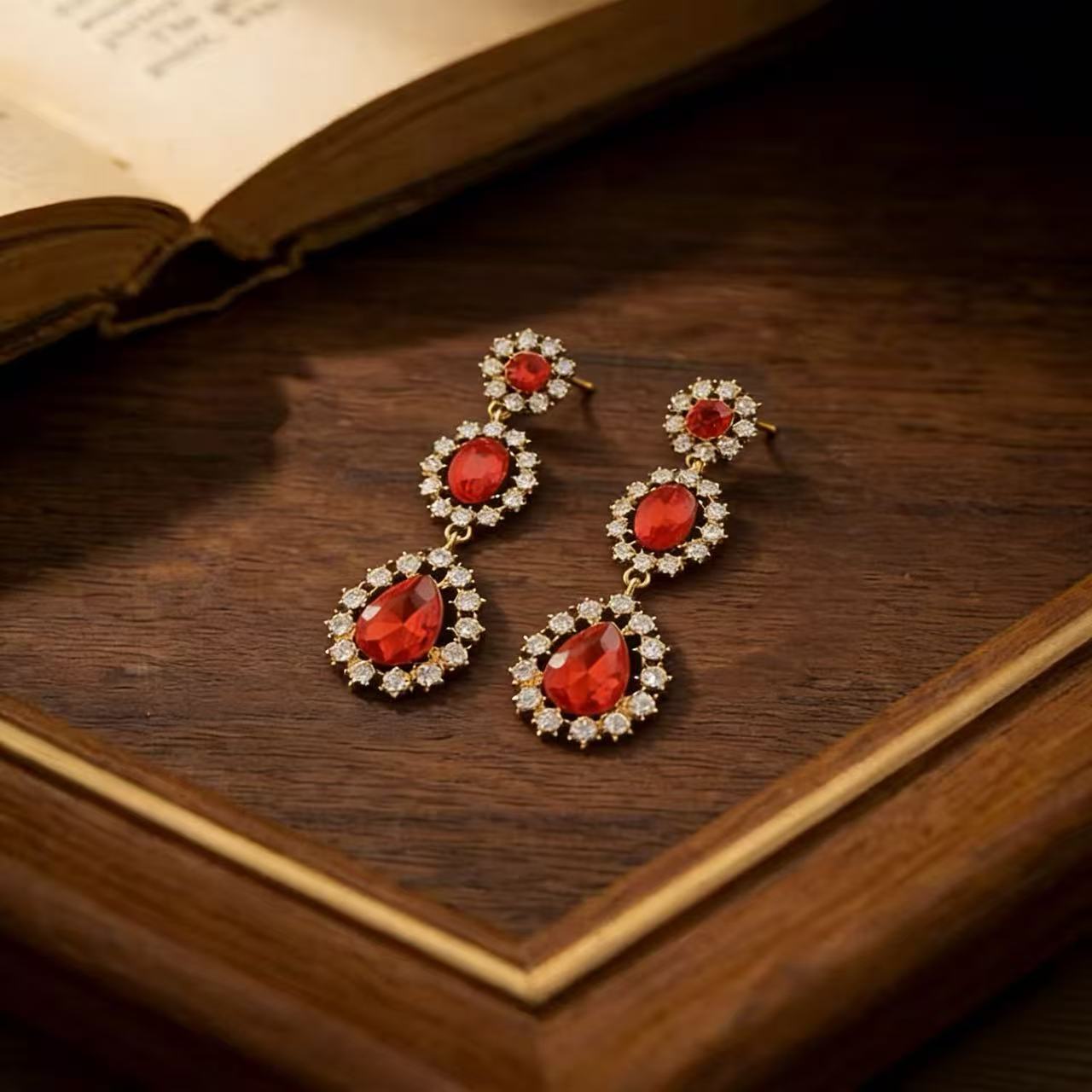 Water Droplets Stud Earrings For Unisex In Wine Red Alloy With Rhinestones Featuring 925 Sterling Silver Posts