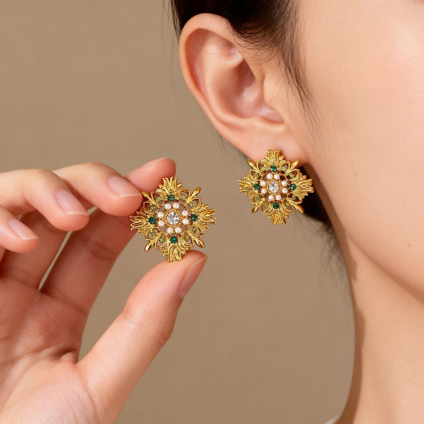 Retro Flowers Stud Earrings For Women With 925 Sterling Silver Posts And Zircon Inlay In Zinc Alloy