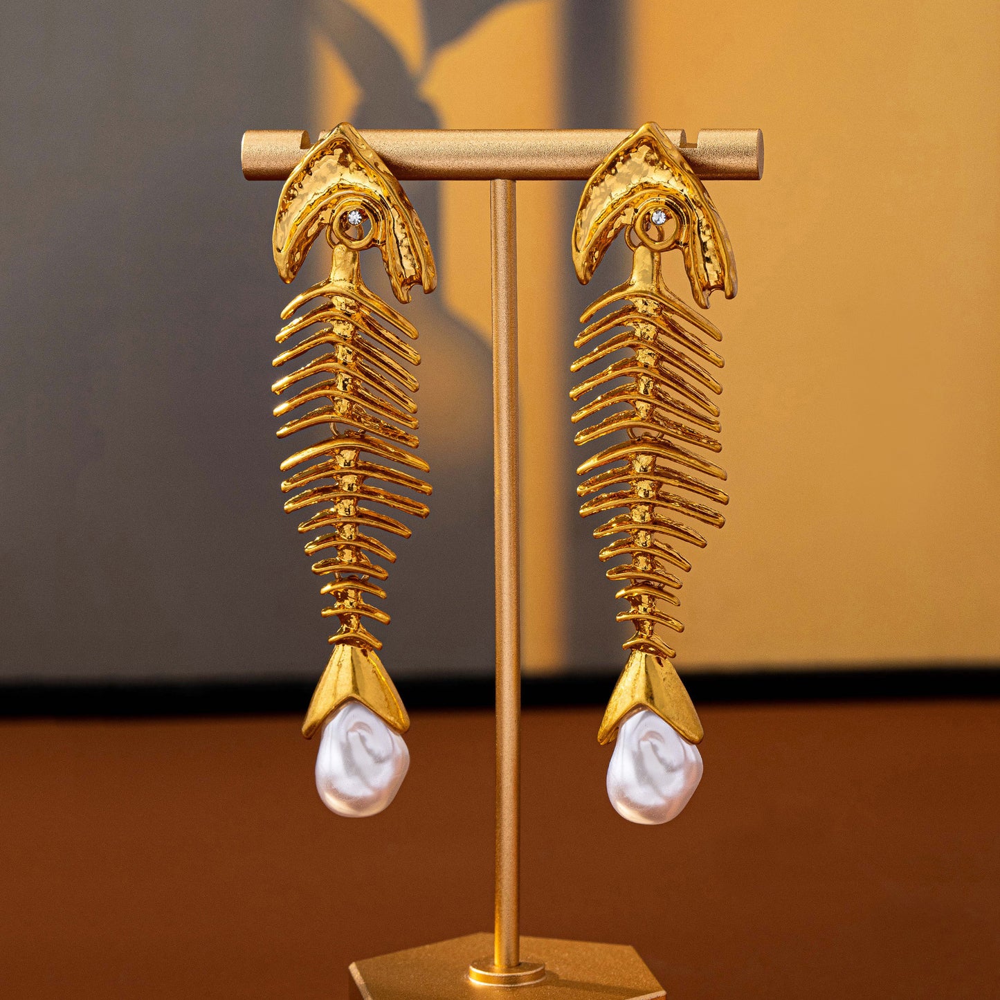 Exaggerated Fish Bone Stud Earrings For Unisex Featuring Freshwater Pearl Inlay With 925 Sterling Silver Posts And Zinc Alloy Design