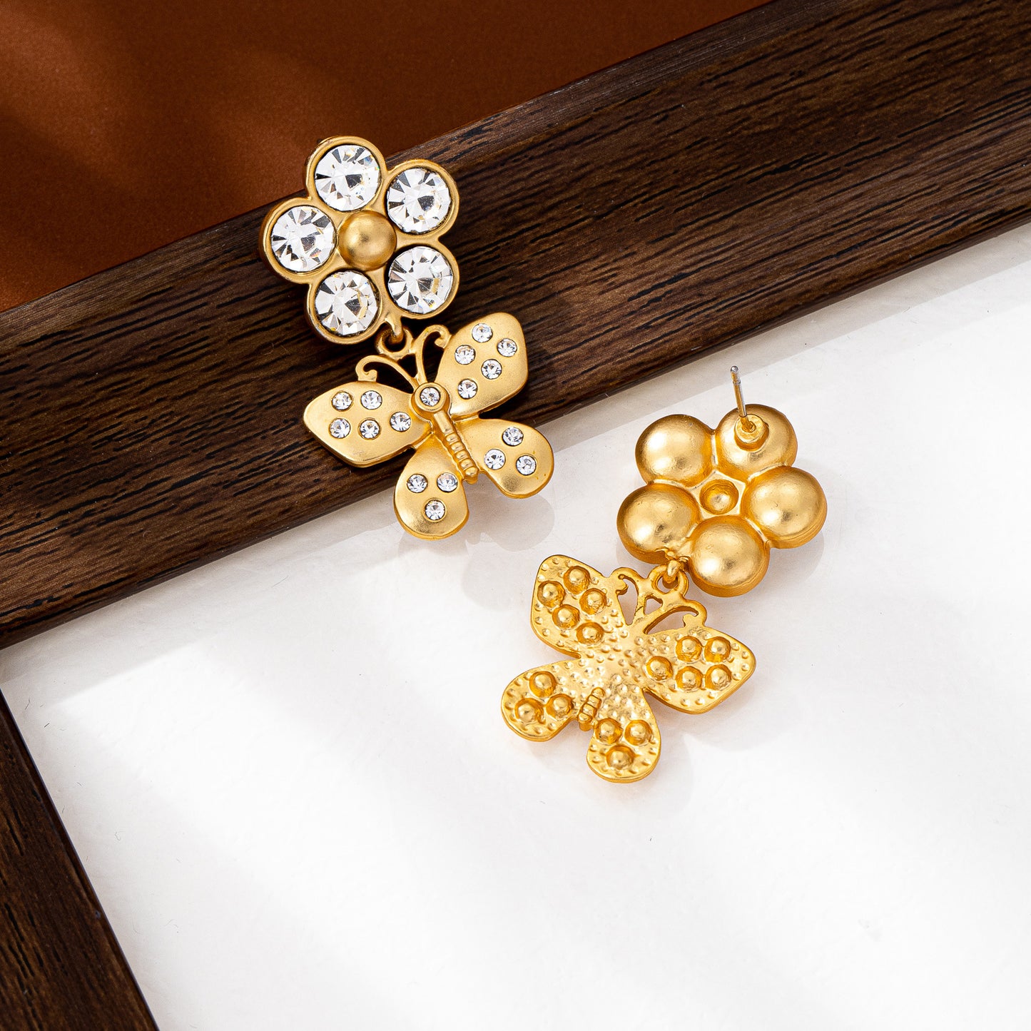 Flowers Stud Earrings For Unisex Featuring 925 Sterling Silver Posts With Sweet Style And Zircon Inlay In Zinc Alloy