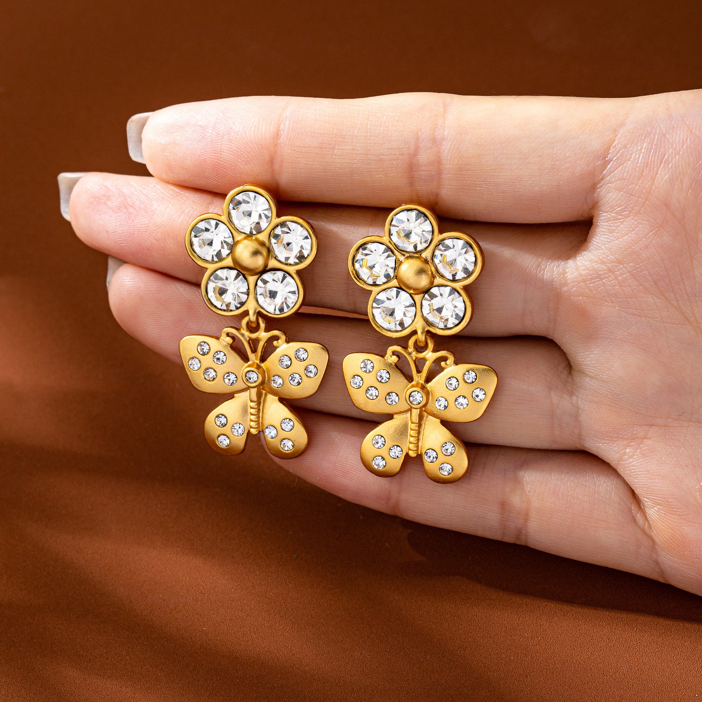 Flowers Stud Earrings For Unisex Featuring 925 Sterling Silver Posts With Sweet Style And Zircon Inlay In Zinc Alloy