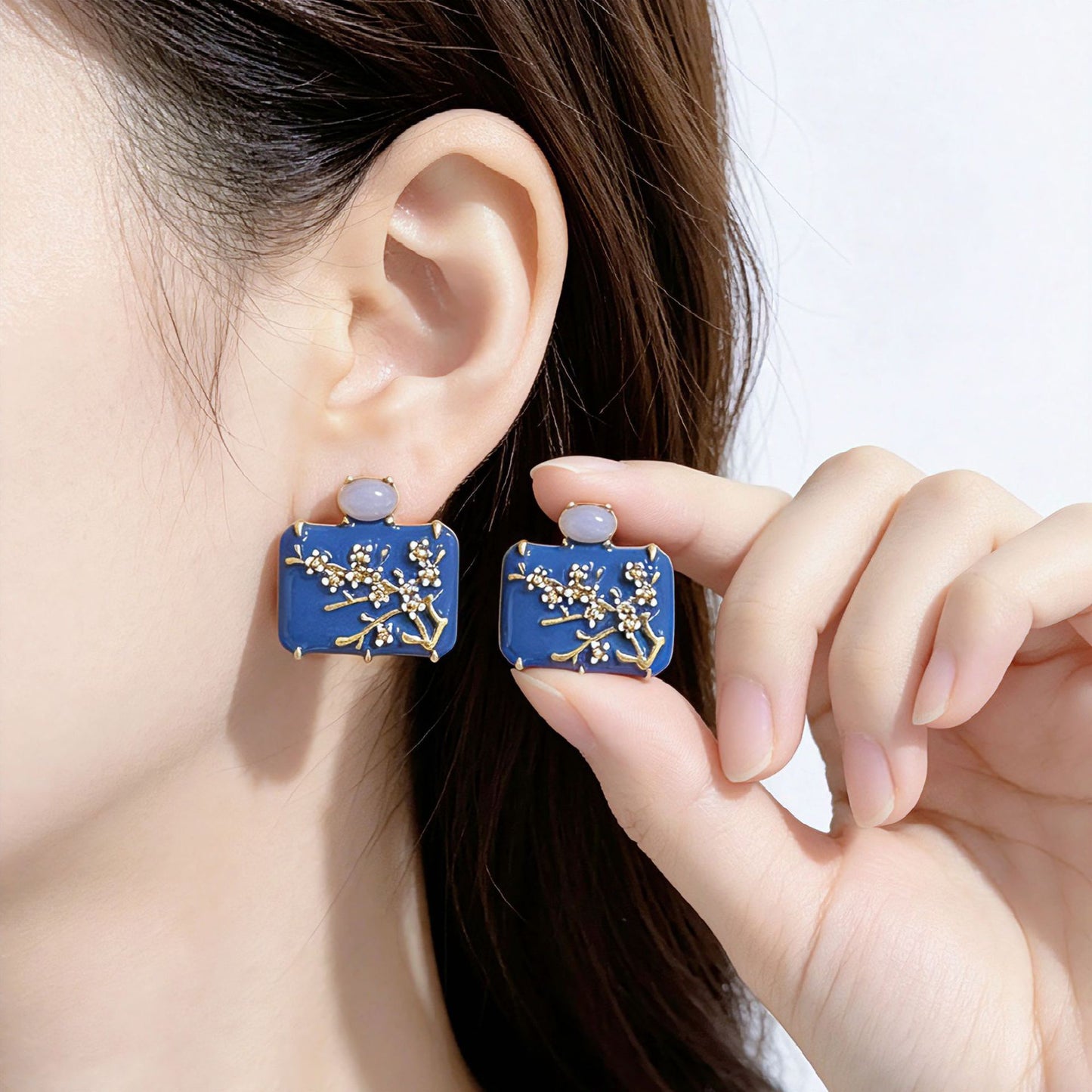 Petal Stud Earrings For Unisex Featuring Purple Enamel Design With 925 Sterling Silver Alloy Posts