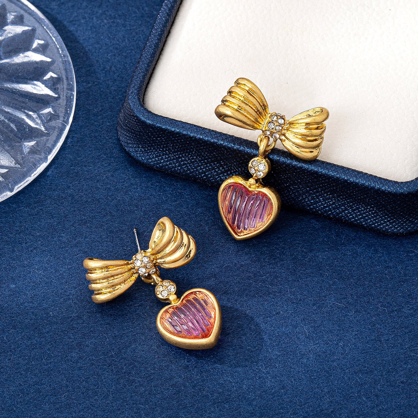 Retro Heart Shape Transparent Earrings In Zinc Alloy With Zinc Alloy Ear Pins, Unisex Clip Earrings