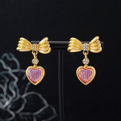 Retro Heart Shape Transparent Earrings In Zinc Alloy With Zinc Alloy Ear Pins, Unisex Clip Earrings