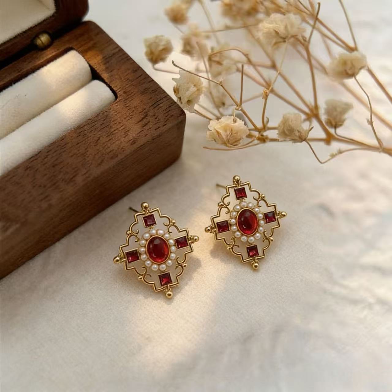 Retro Quadrilateral Drop Earrings For Women In Alloy With Crystal Inlay, Featuring 925 Sterling Silver Studs