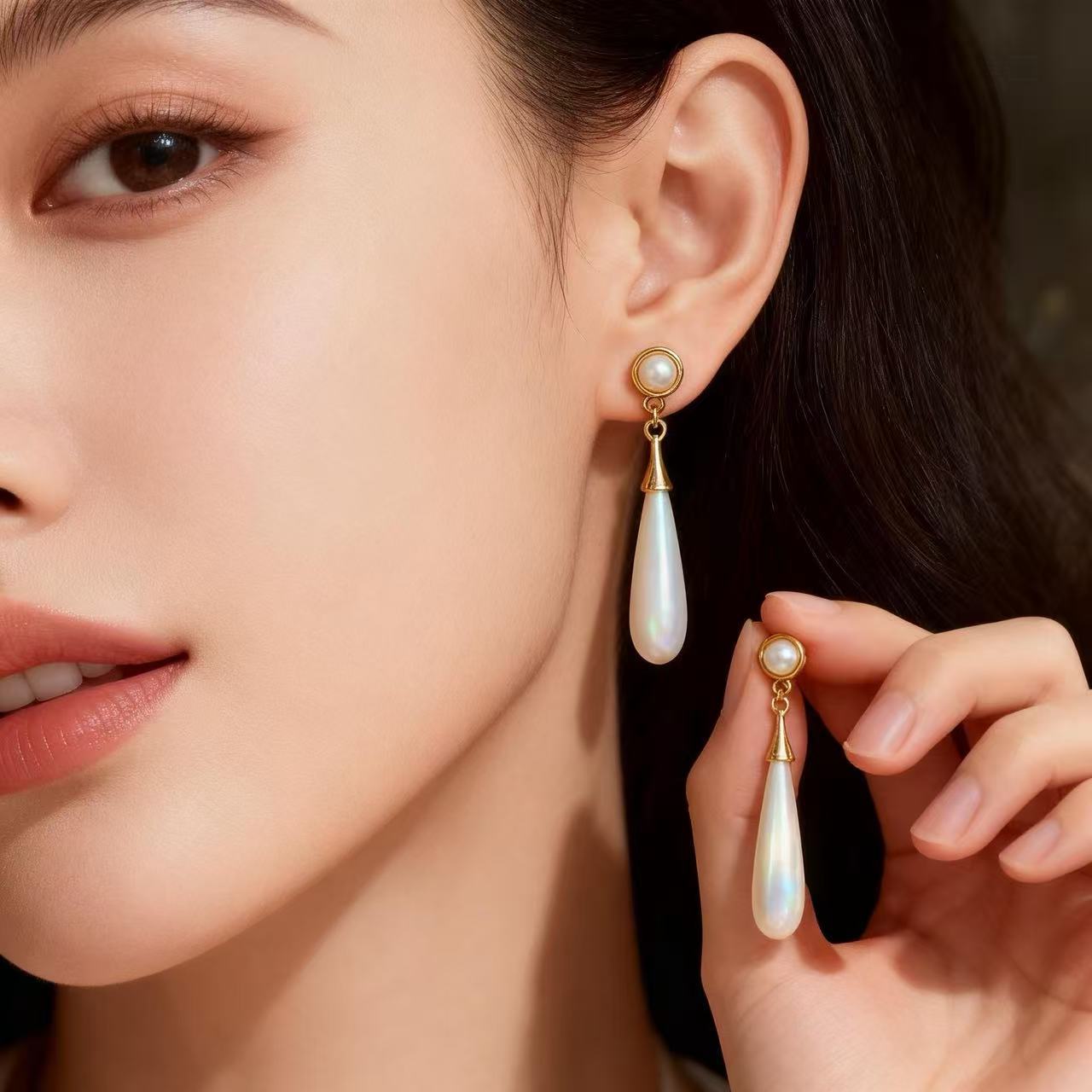 Geometric Stud Earrings For Women In White Alloy Featuring 925 Sterling Silver Carving