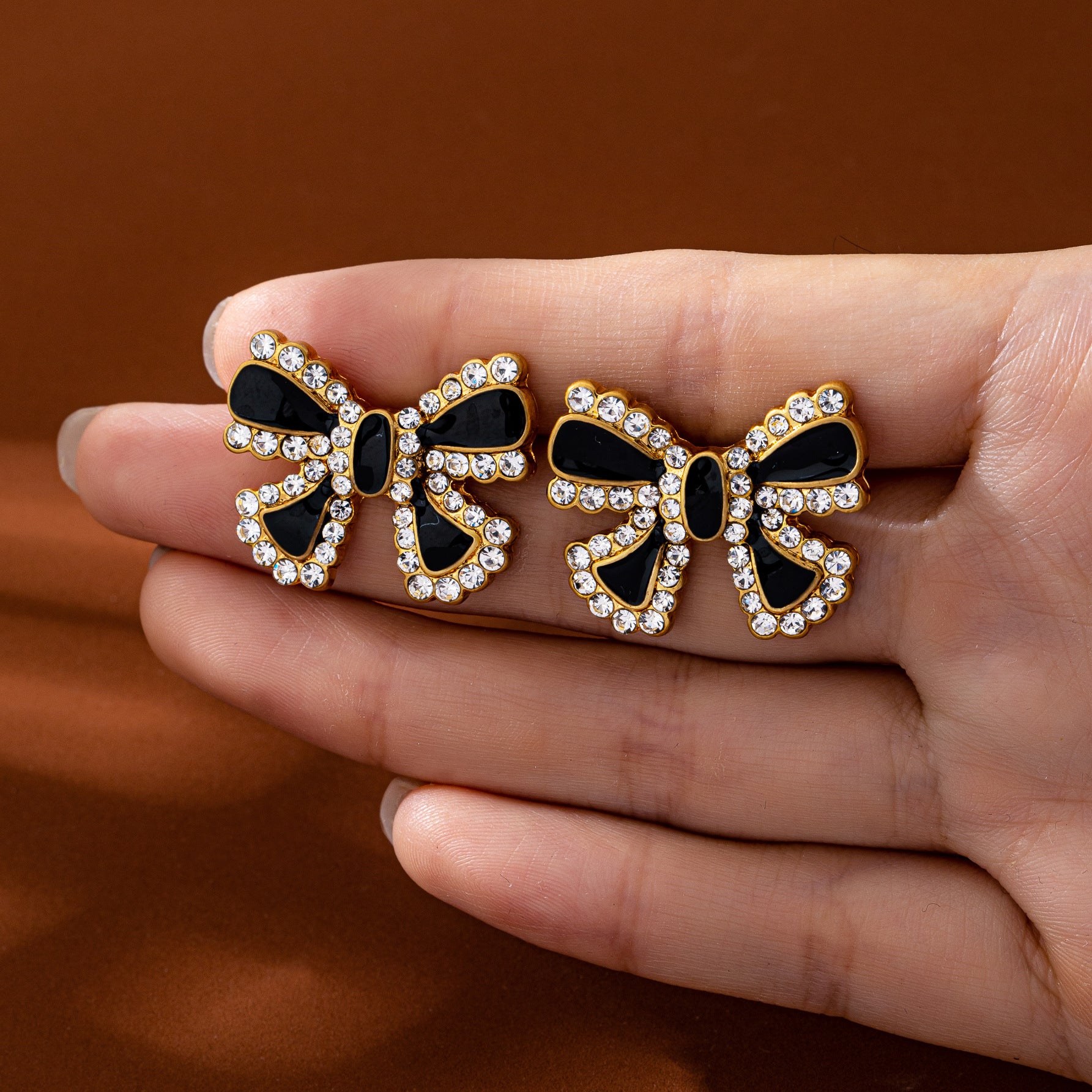 Retro Three-dimensional Bow Tie Stud Earrings For Unisex Featuring Zinc Alloy And 925 Sterling Silver