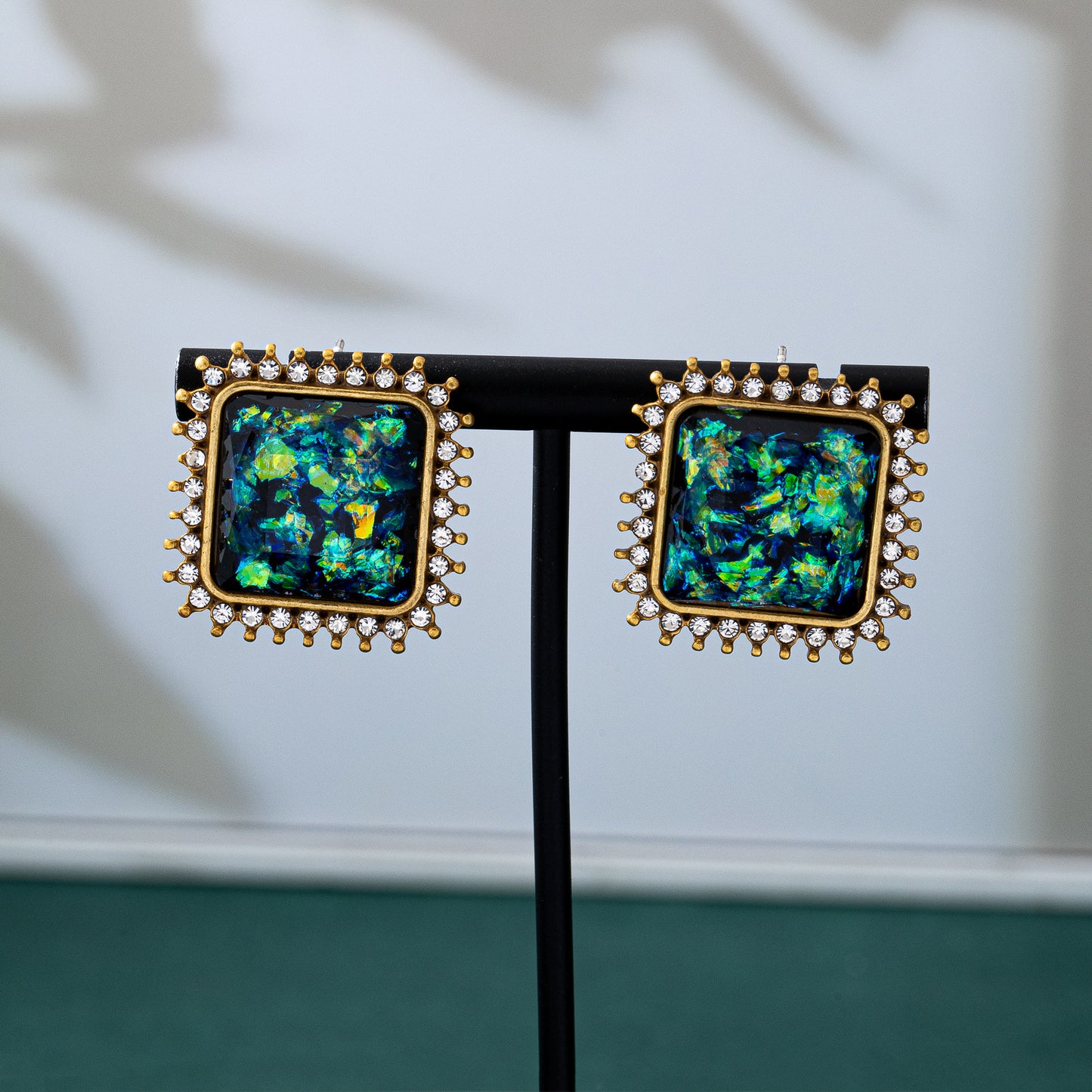 Bow Tie Stud Earrings For Unisex Featuring Zinc Alloy With Crystal Inlay And 925 Sterling Silver Posts In Retro Style