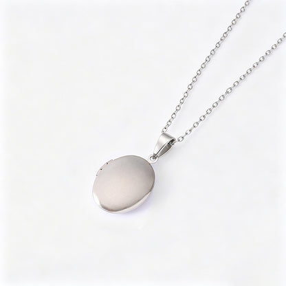 Oval Silver Necklace For Elegant Style And Versatile Wear