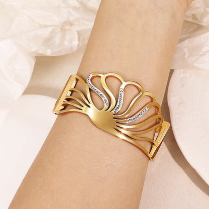 Circle Inlay Titanium Steel Bangle With Electroplated Gold Plating Process